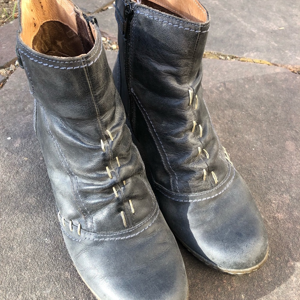 Dark gray Pikolinos ankle boots